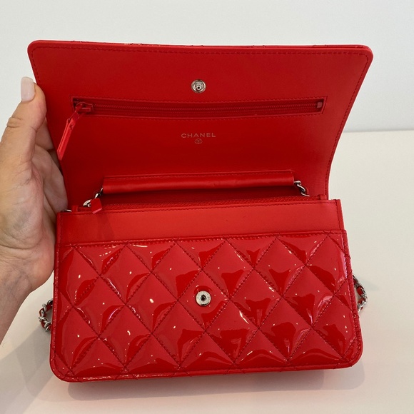 CHANEL GORGEOUS CORAL WALLET ON A CHAIN NEW IN BOX - Picture 12 of 16